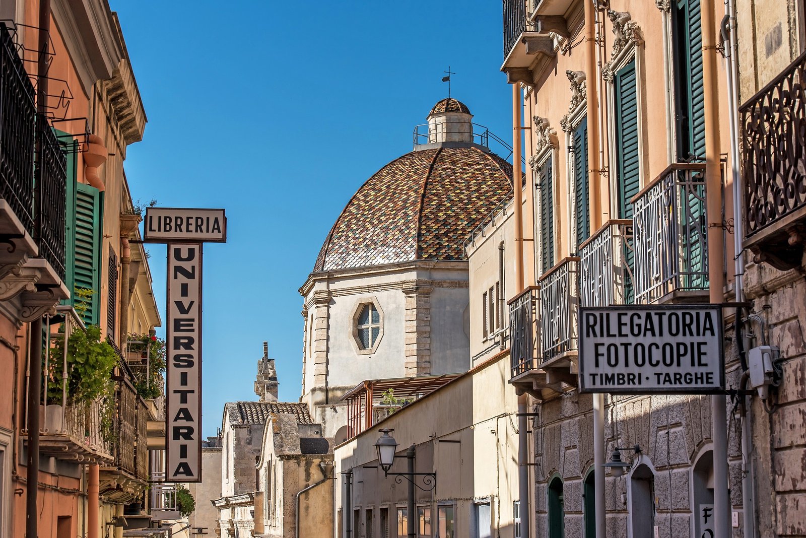 cagliari-3690723_1920.jpg