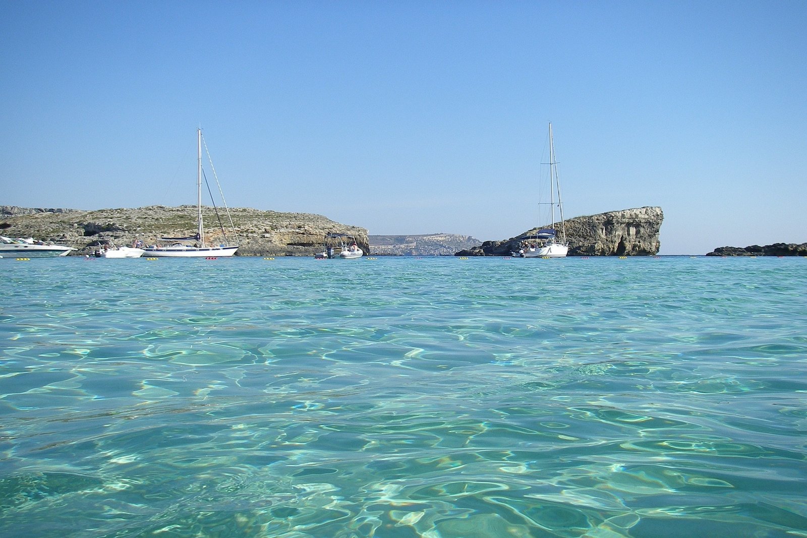 sea-259823_1920.jpg