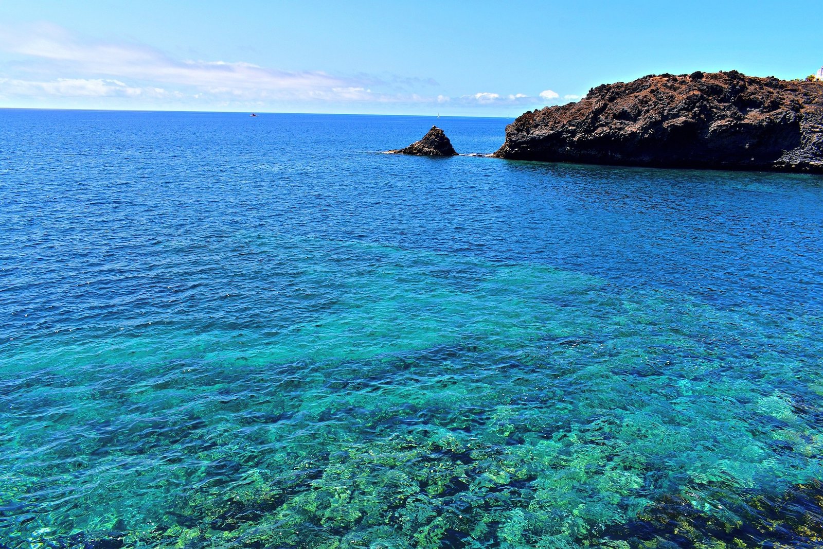 sea-6600240_1920.jpg